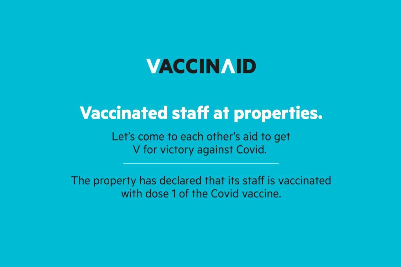 Vaccinated Staff - Capital O 13823 Hotel Praveen International Ulhasnagar Екстер'єр фото